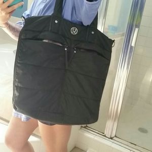 Lululemon Fast in flight bag